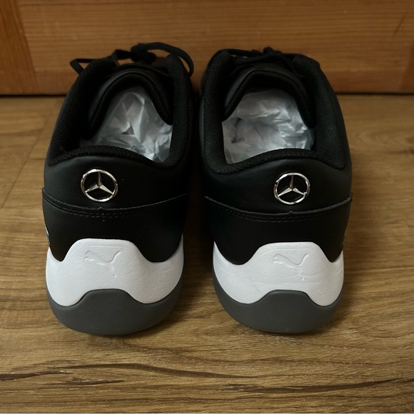 Mens Puma Mercedes size 11
New in box - Picture 5 of 8
